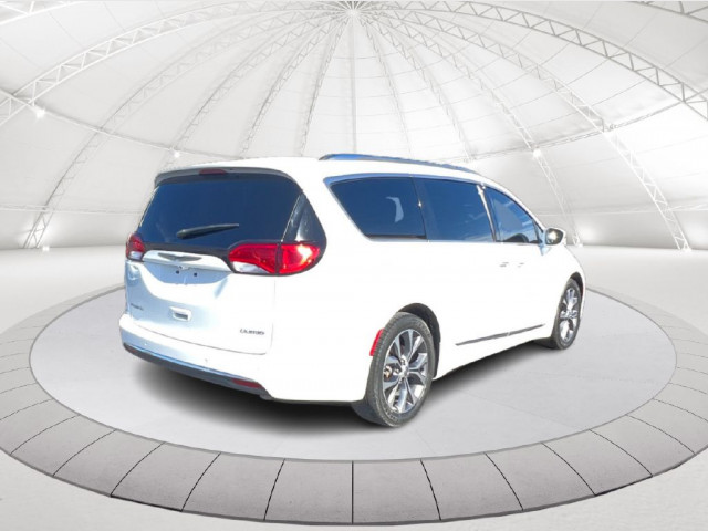 2017 CHRYSLER PACIFICA - Image 3