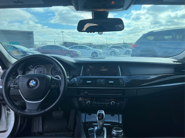 2016 BMW 528 - Image 17